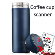 Taza de café lente de la cámara de escaneo de póquer denuncia al ganador del póquer